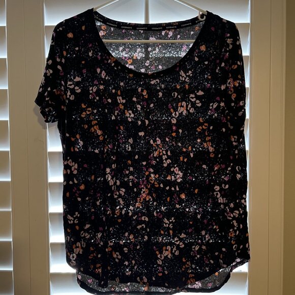 Good move Size Extra Large (XL) Women's Black Floral Print Short Sleeve T-Shirt - Picture 1 of 5